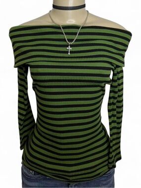 Y2K vintage alt striped off the shoulder top 🖤